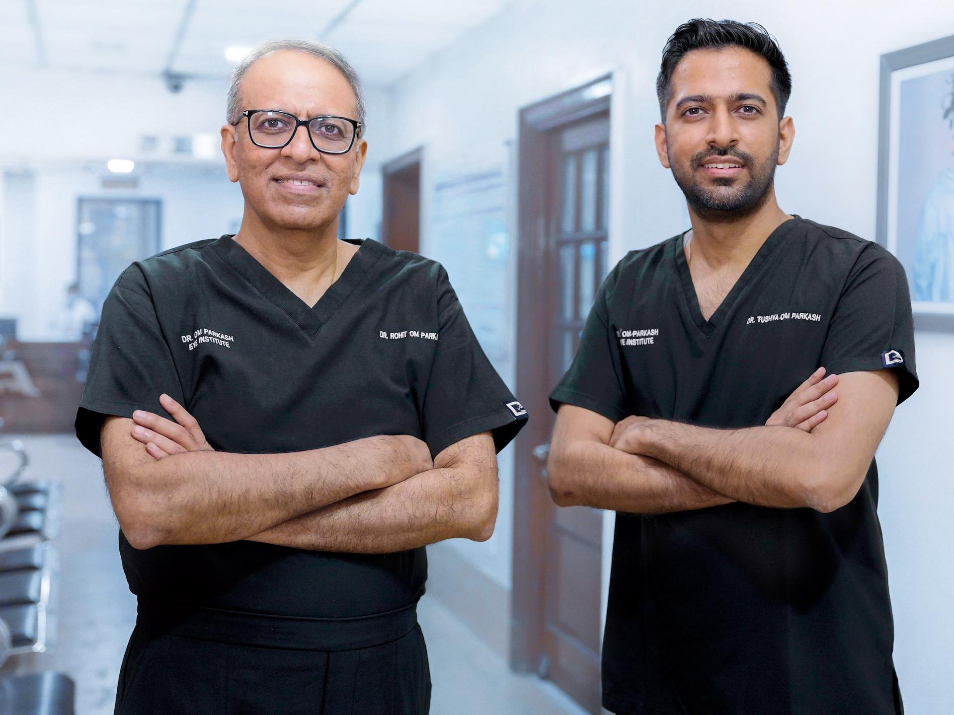 Dr. Rohit Om Parkash en Dr. Tushya Om Parkash