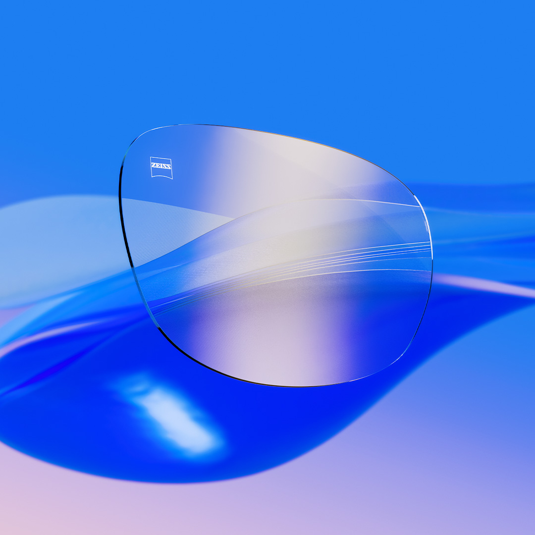 Glasheldere brillenglazen met ZEISS DuraVision Gold UV coating met een subtiele goudkleurige glans.