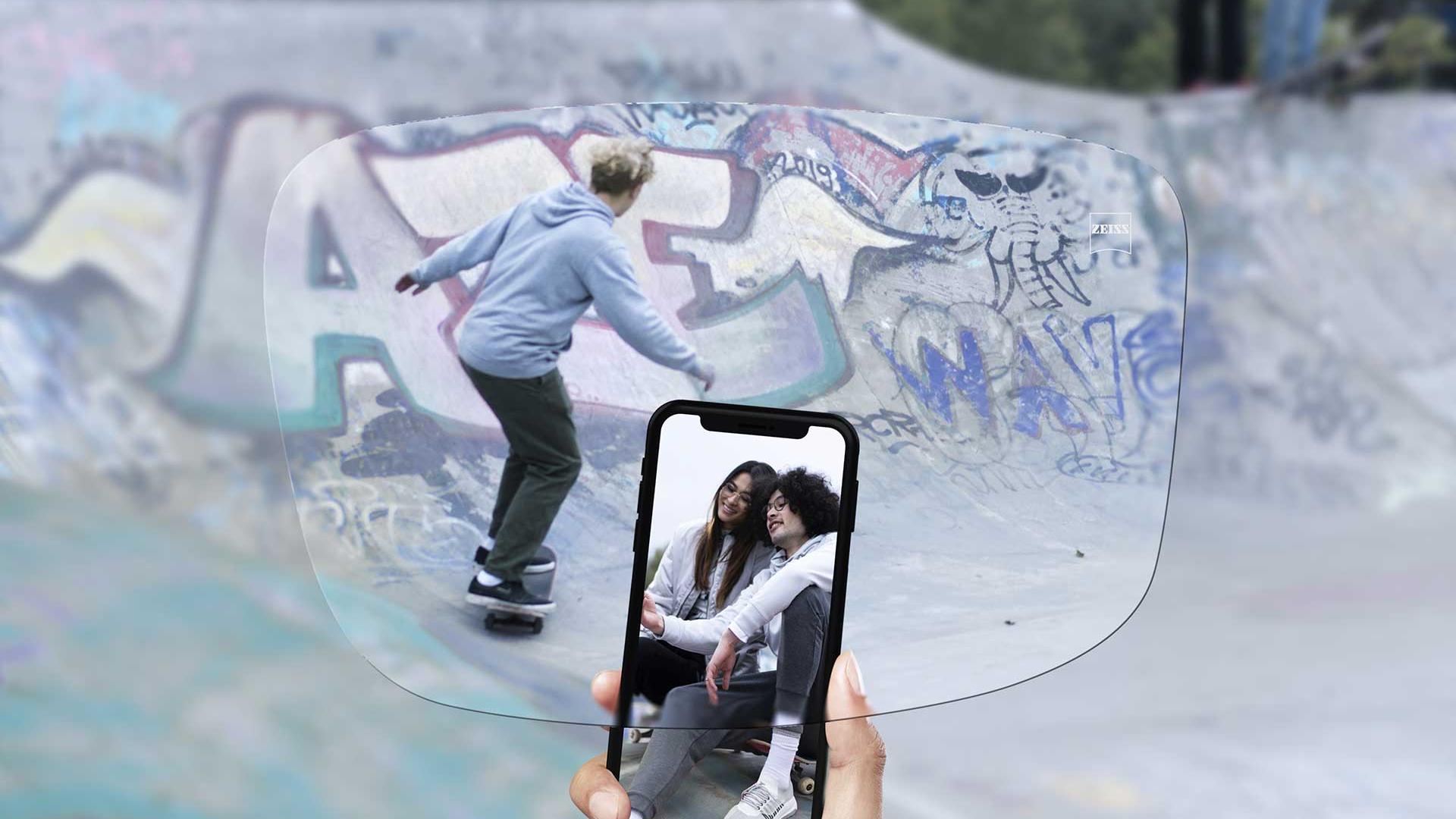 Beeld van een skatepark door ZEISS Unifocaal SmartLife brillenglazen.