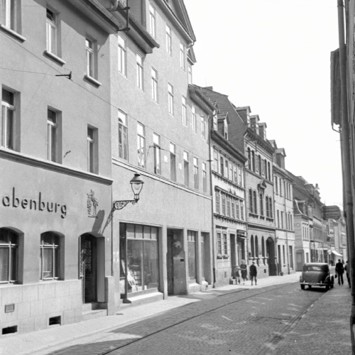 Een zwart-wit-afbeelding van de eerste ZEISS werkplaats in Jena. 