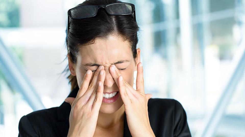 Sommige mensen lijden jarenlang aan hoofdpijn zonder te weten waarom.