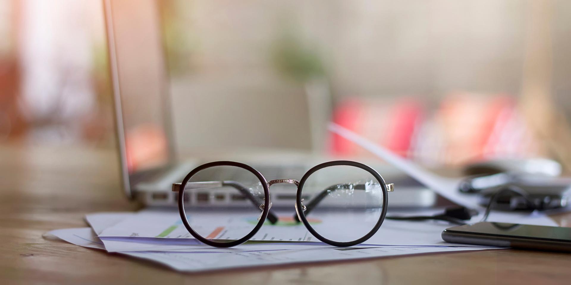 Brillen voor managers - hoogwaardige brillenglazen en brilmonturen met uitstekend zichtcomfort op maat 