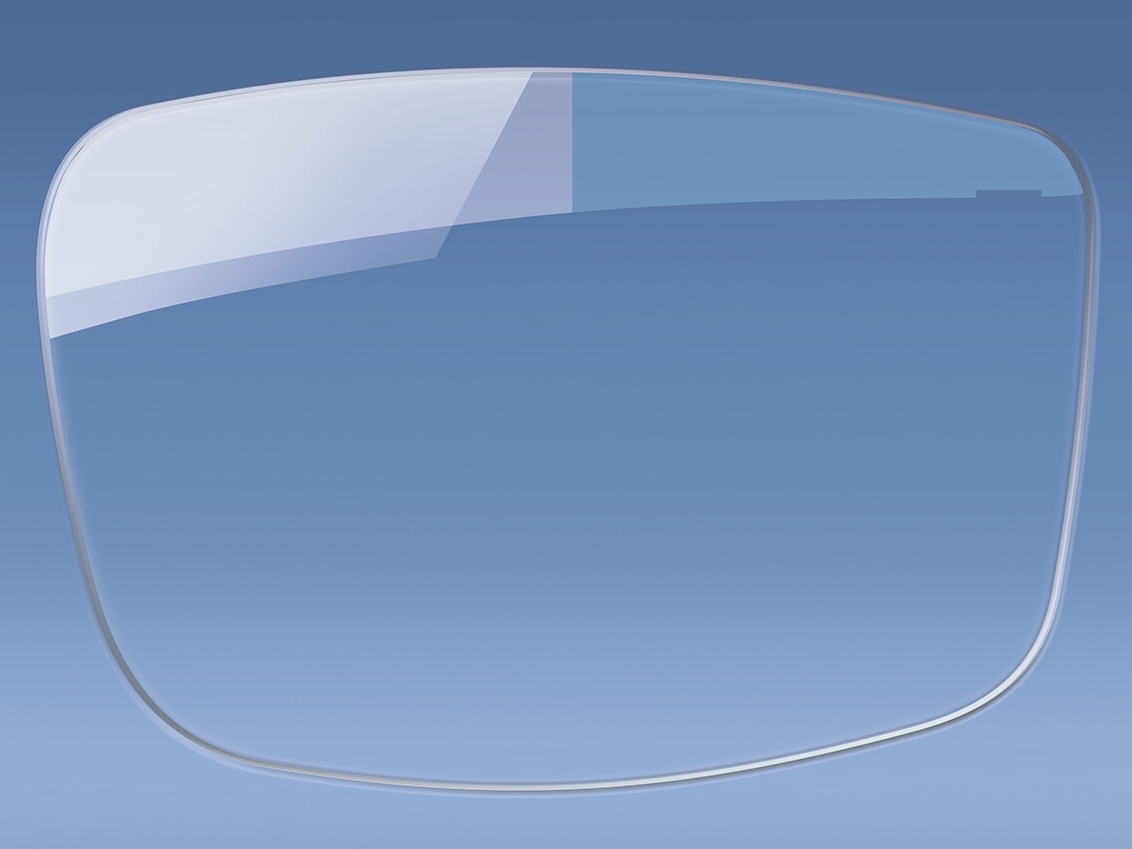 Illustratie van brillenglas met en zonder antireflectiecoating 